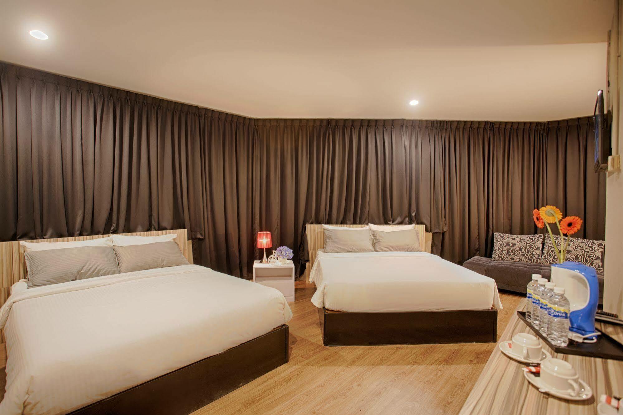 New Boutique Hotel Johor Bahru Esterno foto