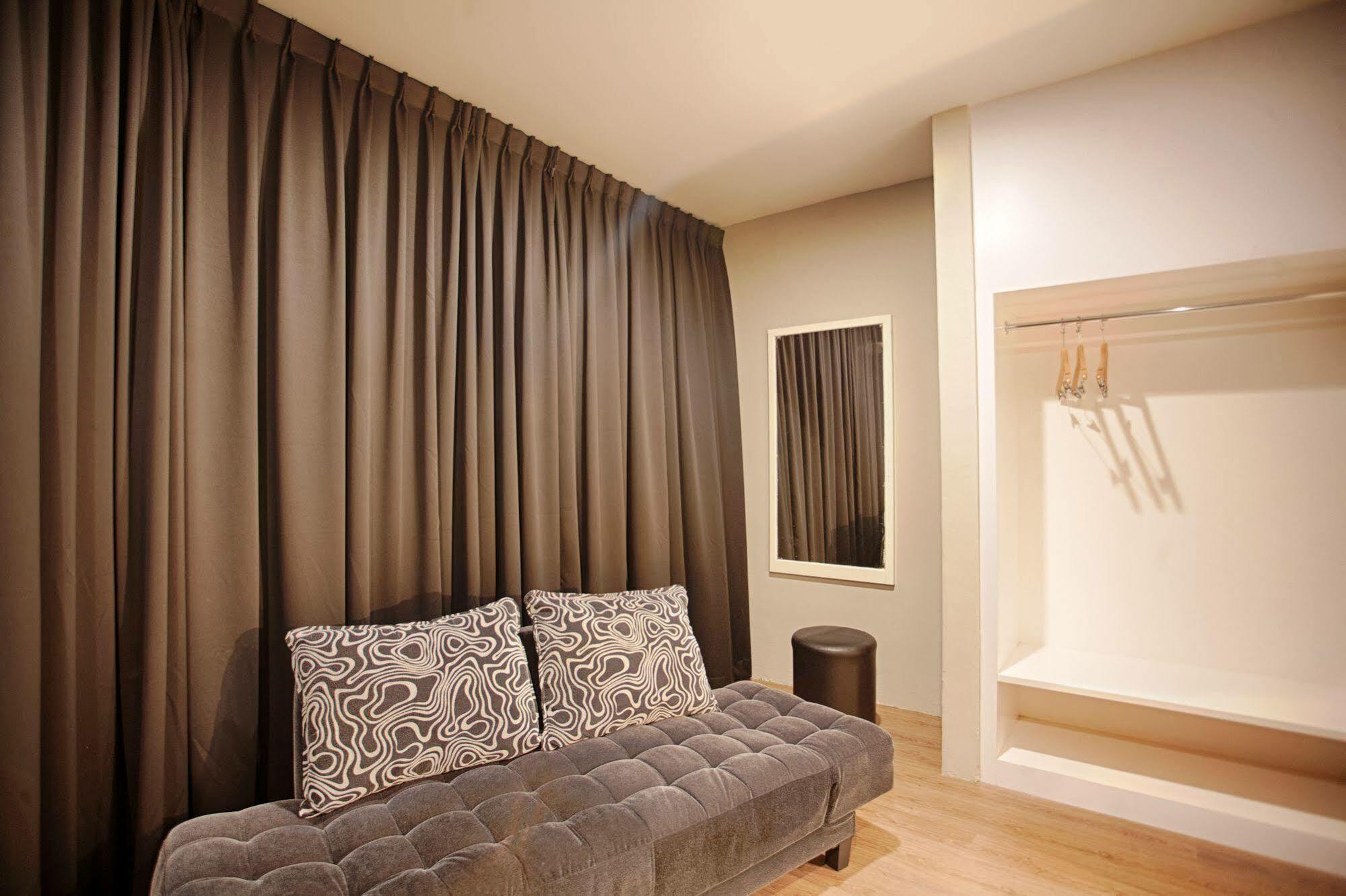 New Boutique Hotel Johor Bahru Esterno foto
