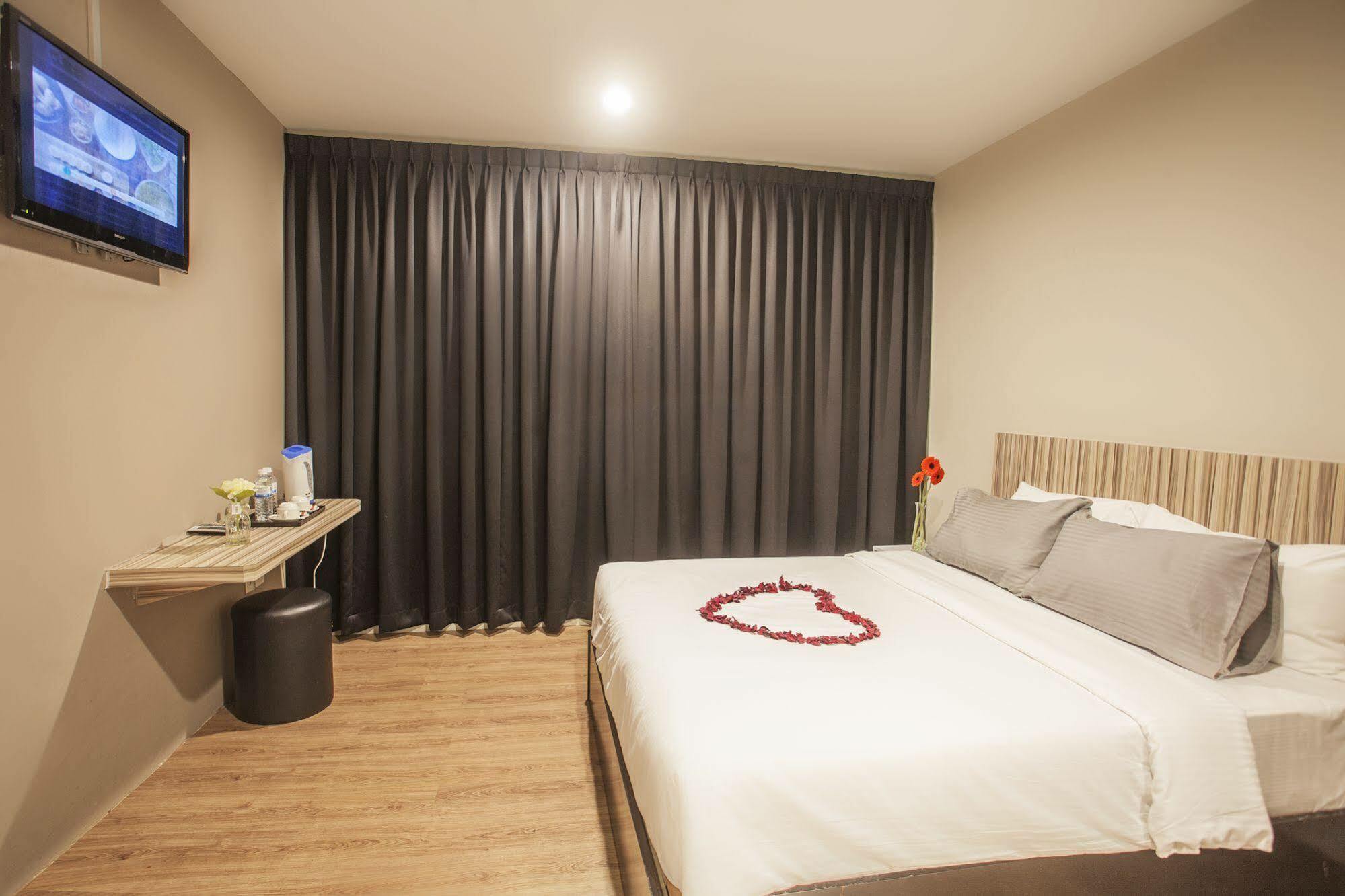 New Boutique Hotel Johor Bahru Esterno foto