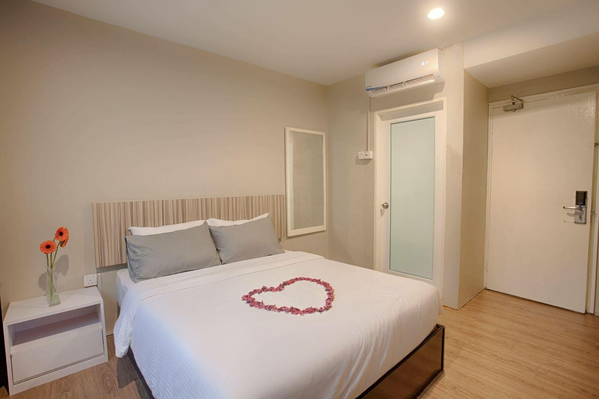 New Boutique Hotel Johor Bahru Esterno foto